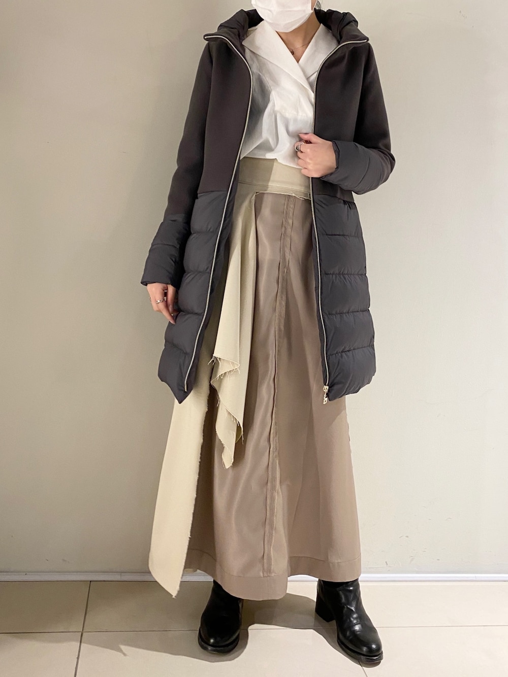 HERNOのダウンジャケット/コート（グレー系）を使った人気ファッション