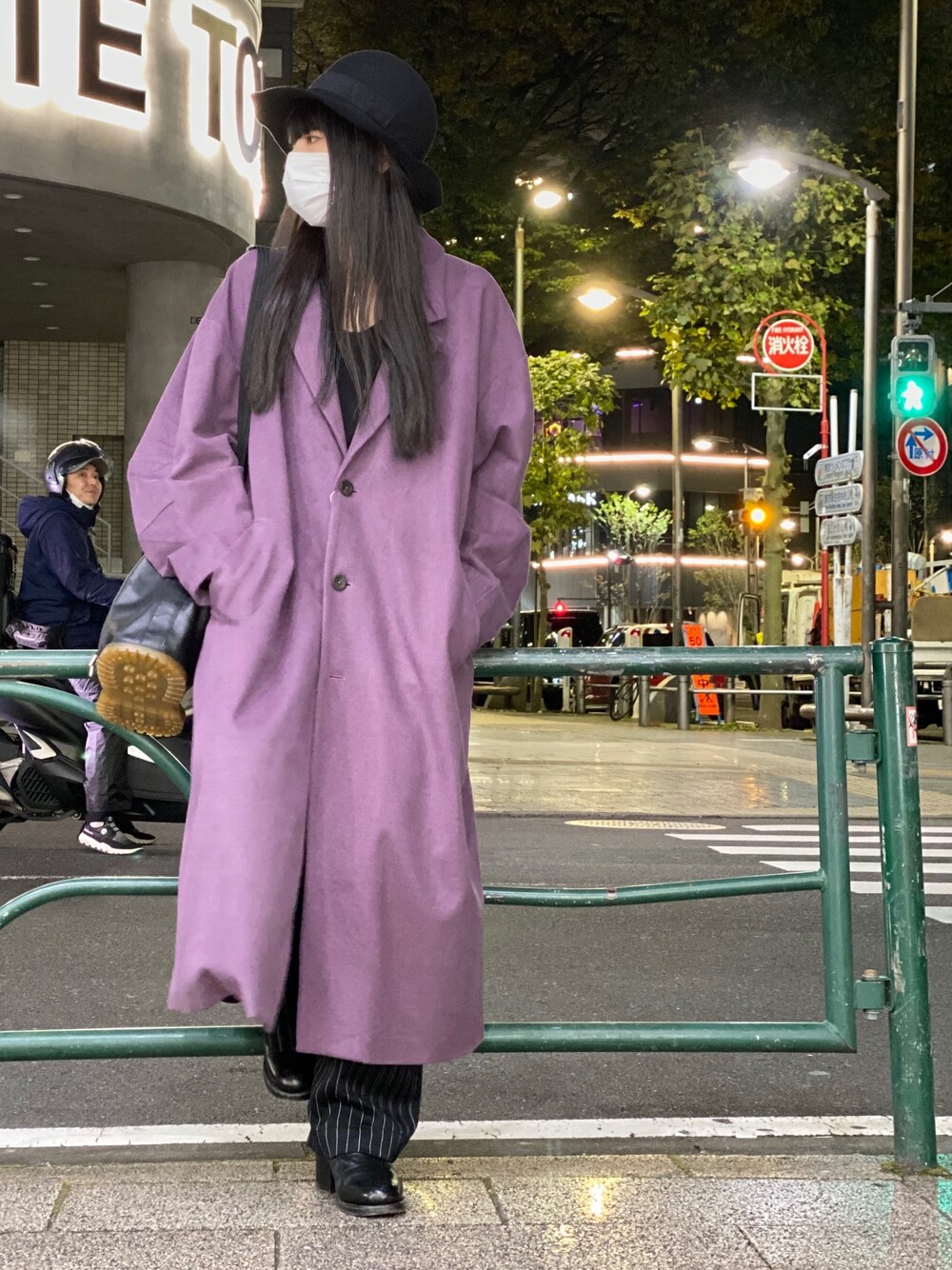 「ROYAL FLASH、BED J.W FORD、OKERU」｜「BED J.W. FORDのアイテム（ハット、ブラック系）」を使った、照井千尋さん（レディース・163cm）の秋コーディネートの1枚目の写真