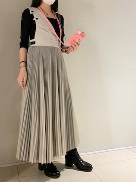 「AULA」｜「アイテム（PC・スマホグッズ/家電）」を使った、照井千尋さん（レディース・163cm）の秋コーディネート