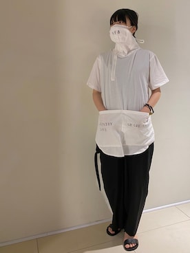 「Y's（ワイズ）のアイテム（オールインワン・サロペット）」を使った、照井千尋さん（レディース・163cm）の冬コーディネート