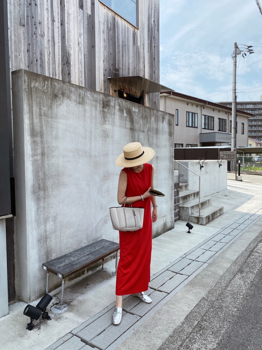 「夏コーデ、きれいめカジュアル、シンプルコーデ、おしゃれさんと繋がりたい、オトナカジュアル」｜「BEAUTY&YOUTH UNITED ARROWSのBY カンカンテープハット（ハット、ベージュ系）」を使った、yuppyさん（レディース・160cm）の夏コーディネートの1枚目の写真