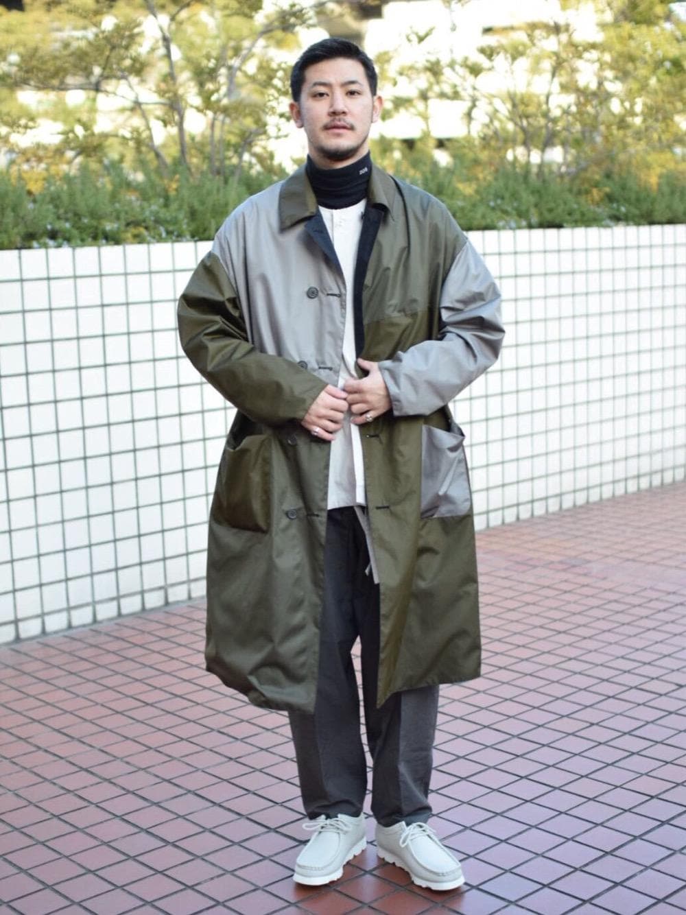 「Clarksの＜CLARKS（クラークス）＞ WALLABEE GTX LTR/ワラビー（ブーツ、ホワイト系）」を使った、高野 恭平さん（メンズ・177cm）の冬コーディネートの1枚目の写真
