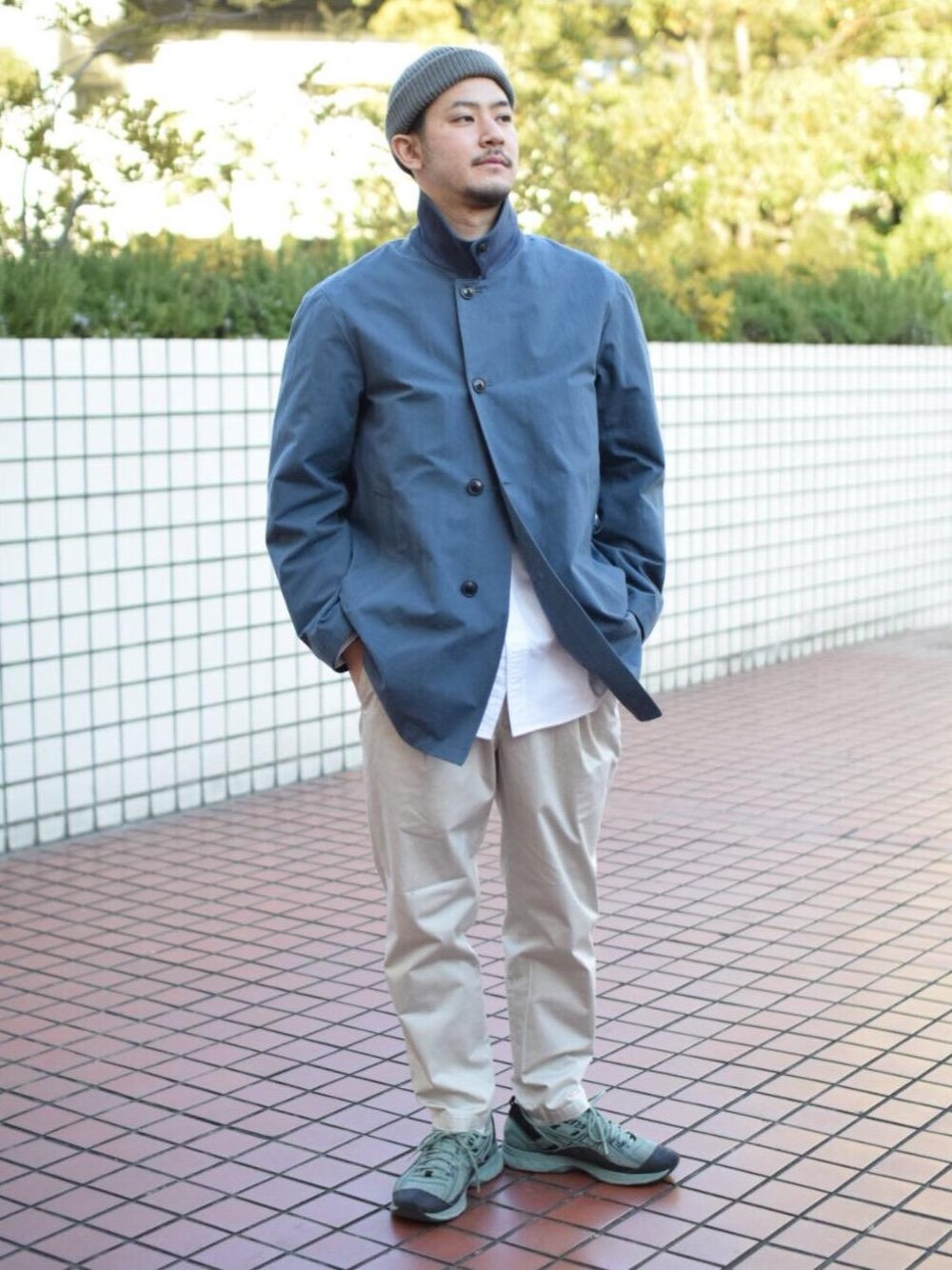 「MONKEY TIMEの＜monkey time＞ PE/AC AZ SHORT BEANIE/ビーニー（ニットキャップ/ビーニー、グレー系）」を使った、高野 恭平さん（メンズ・177cm）の春コーディネートの1枚目の写真
