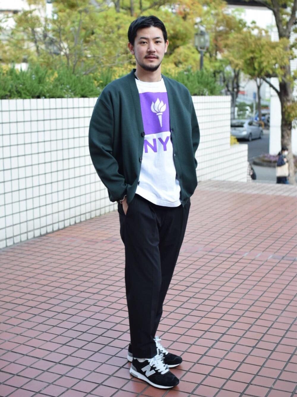 「BEAUTY&YOUTH UNITED ARROWSのBY モダン ミラノリブ V カーディガン（カーディガン/ボレロ、グリーン系）」を使った、高野 恭平さん（メンズ・177cm）の春コーディネートの1枚目の写真