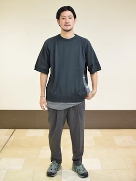 「EN ROUTE（アンルート）のアイテム（スラックス）」を使った、高野 恭平さん（メンズ・177cm）の春コーディネート