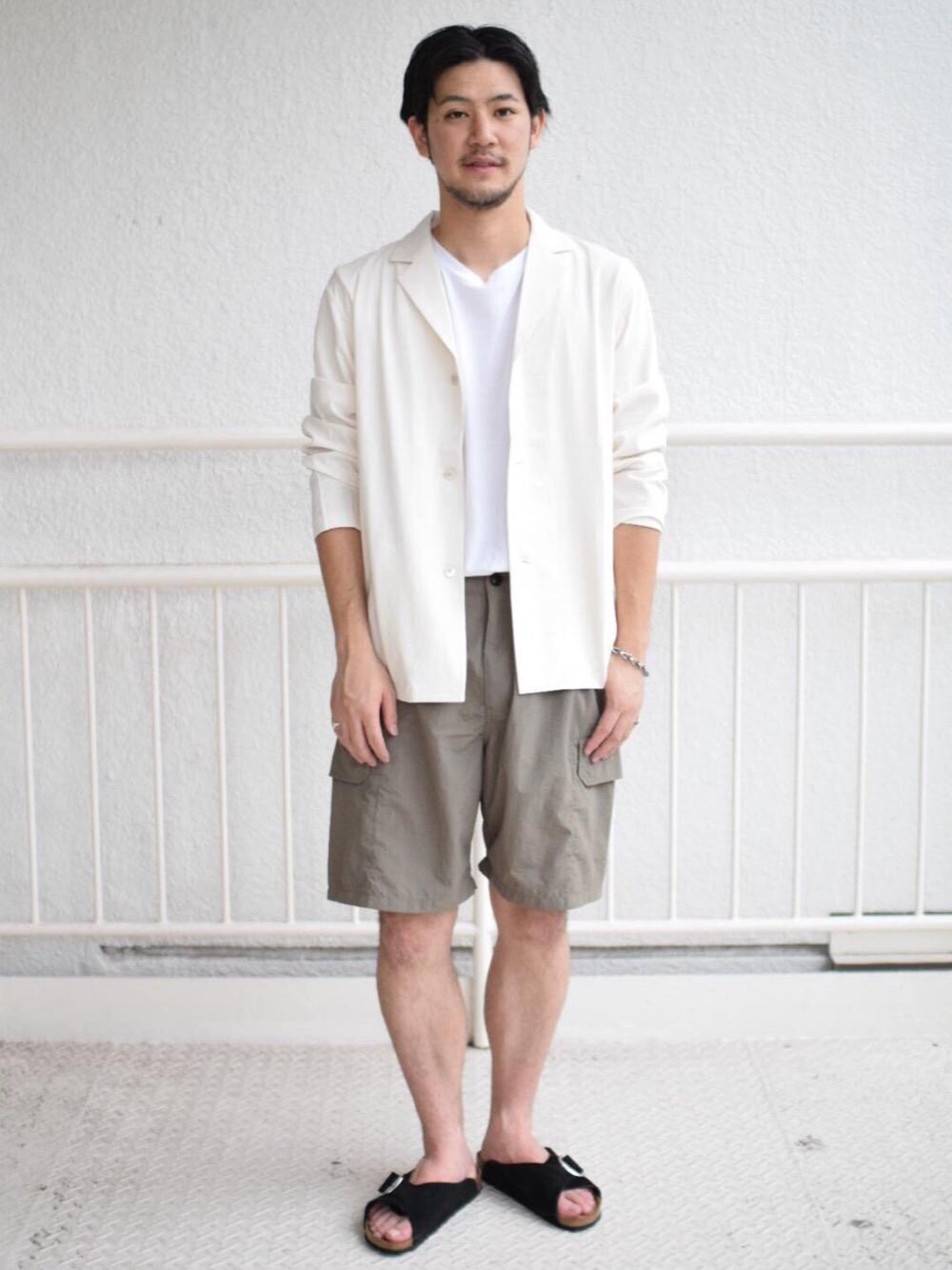 「BIRKENSTOCKの【別注】 ＜BIRKENSTOCK（ビルケンシュトック）＞ AROSA BIG BUCKLE/サンダル（サンダル、ブラック系）」を使った、高野 恭平さん（メンズ・177cm）の夏コーディネートの1枚目の写真