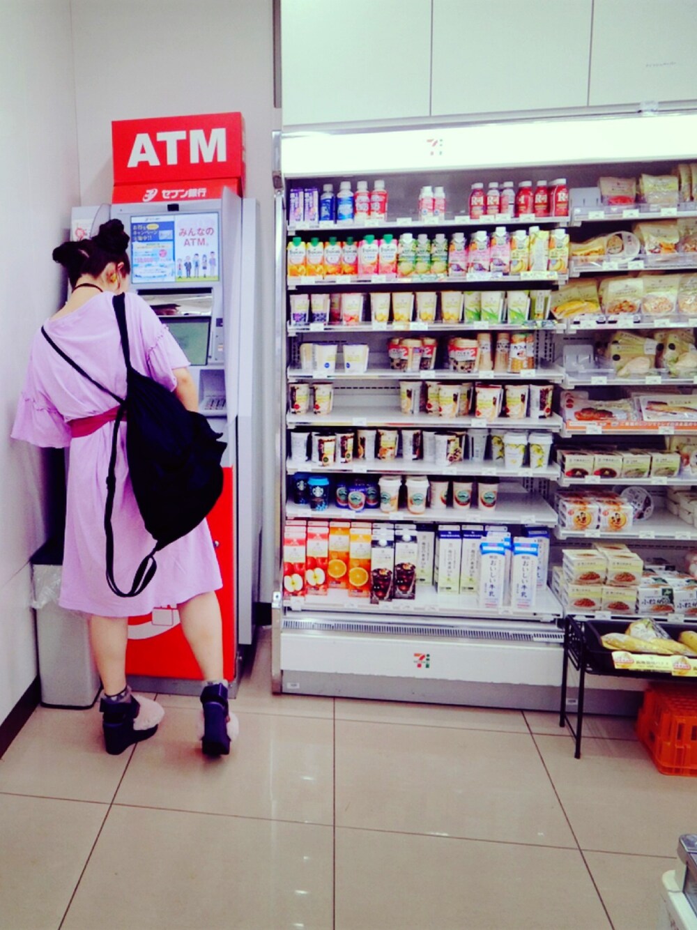 「MILKFED.のRUFFLE SLEEVE TEE DRESS（ワンピース、パープル系）」を使った、puniさん（レディース・154cm）の春コーディネートの1枚目の写真