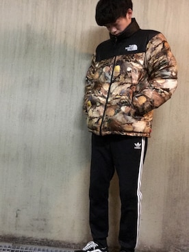 「Supreme x The North Face」｜「アイテム（ダウンジャケット/コート）」を使った、りょーたさん（メンズ・182cm）の春コーディネート
