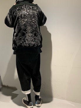 「KMRii（ケムリ）のアイテム（パンツ）」を使った、akihiro_okadaさん（メンズ・174cm）の秋コーディネート