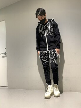 「1piu1uguale3 RELAX（ウノピュウノウグァーレトレリラックス）のアイテム（スウェットパンツ）」を使った、akihiro_okadaさん（メンズ・174cm）の冬コーディネート
