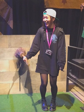 「SANTA CRUZ（サンタクルーズ）のアイテム（トップス）」を使った、林 萌花さん（レディース・159cm）の秋コーディネート