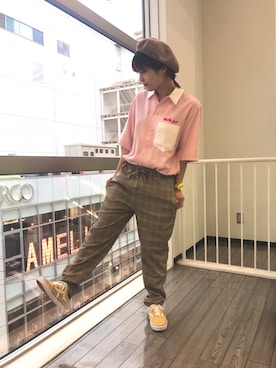 「ピンクシャツ」｜「アイテム（ハンチング/ベレー帽）」を使った、林 萌花さん（レディース・159cm）の夏コーディネート