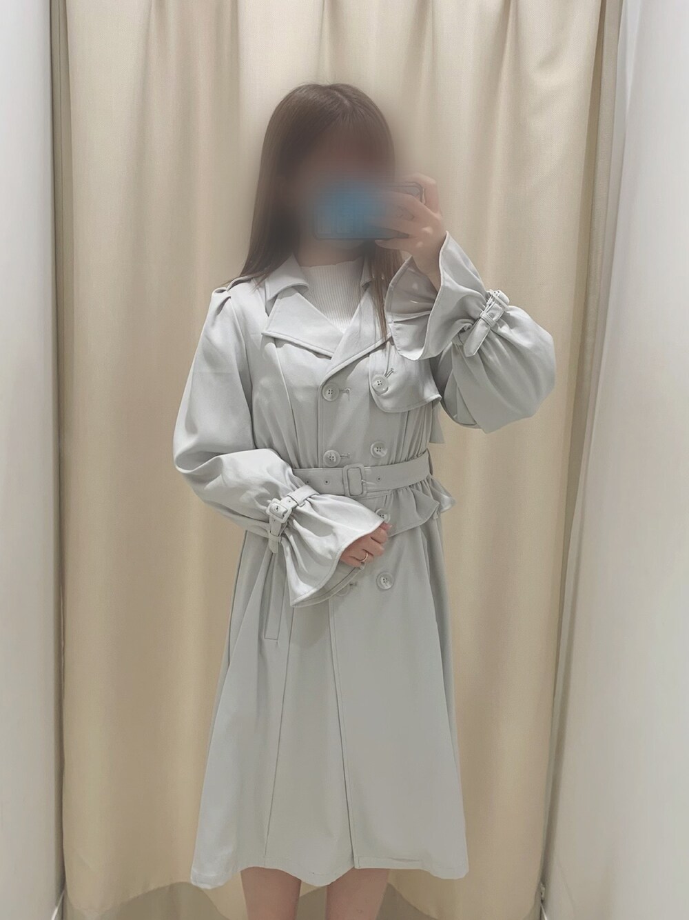 「春アウター、トレンチコート、春コーデ、おしゃれさんと繋がりたい、大人コーデ、ガーリー、キレイめ、titty&Co.、ブルー、パステル映える春」｜「TITTY&CO.のぺプラムフレアトレンチコート（トレンチコート、ブルー系）」を使った、Misaki🌷さん（レディース・157cm）の春コーディネートの1枚目の写真