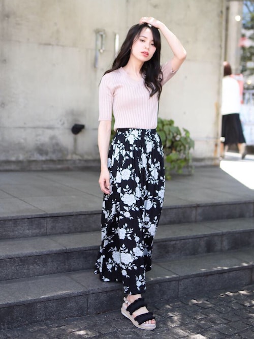 最新のhdセーター 半袖 コーデ 人気のファッションスタイル