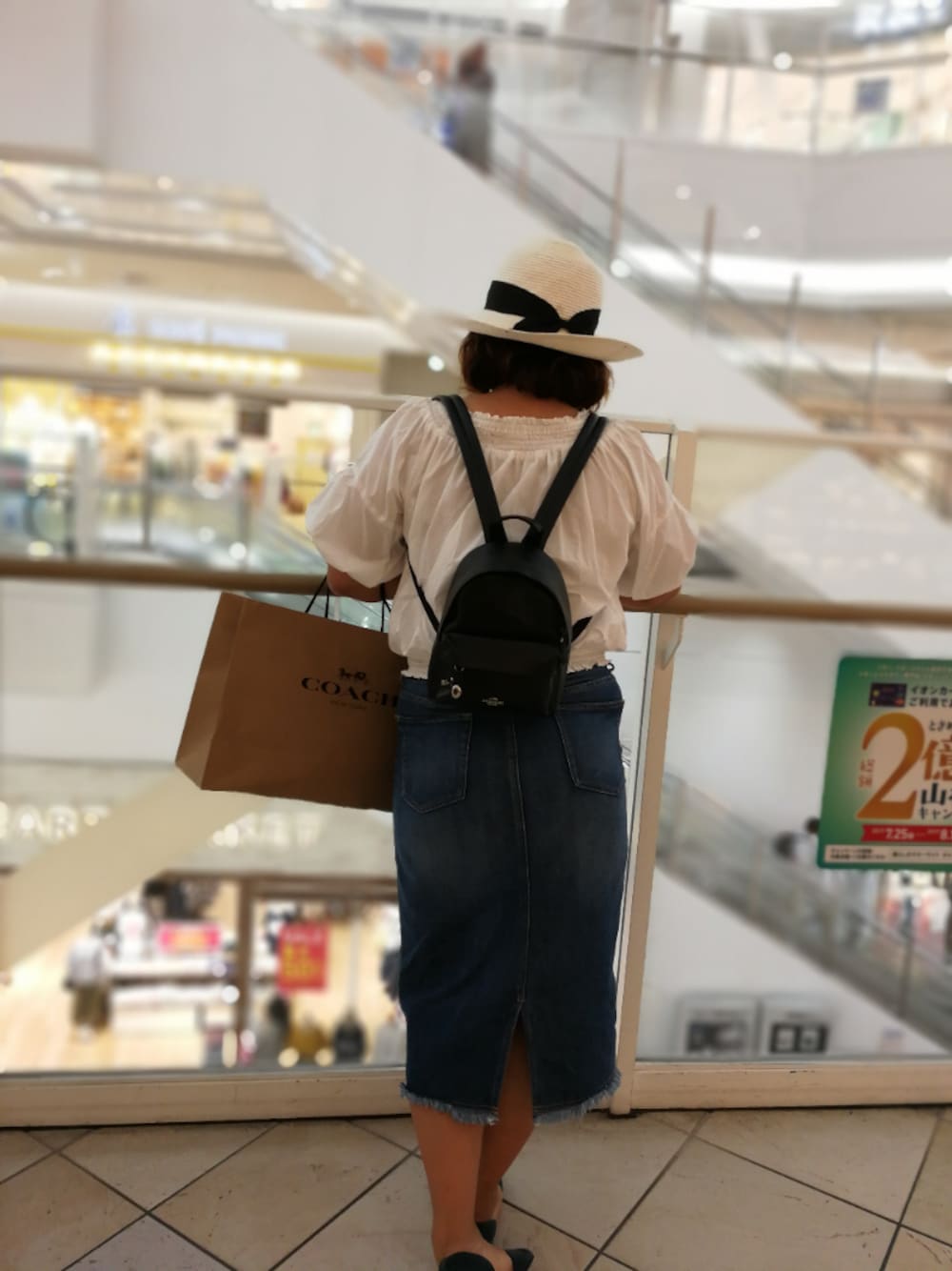 「COACHのアイテム（バックパック/リュック、ブラック系）」を使った、mizuki&kiyomiさん（レディース・162cm）の夏コーディネートの1枚目の写真
