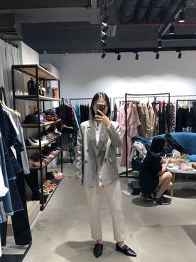 「アイテム（スーツジャケット、ゴールド系）」を使った、__CARA___さん（レディース・160cm）の冬コーディネート