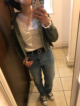 「ハイウエストストレートジーンズ」｜「アイテム（ミリタリージャケット）」を使った、nrkさん（レディース・158cm）の春コーディネート