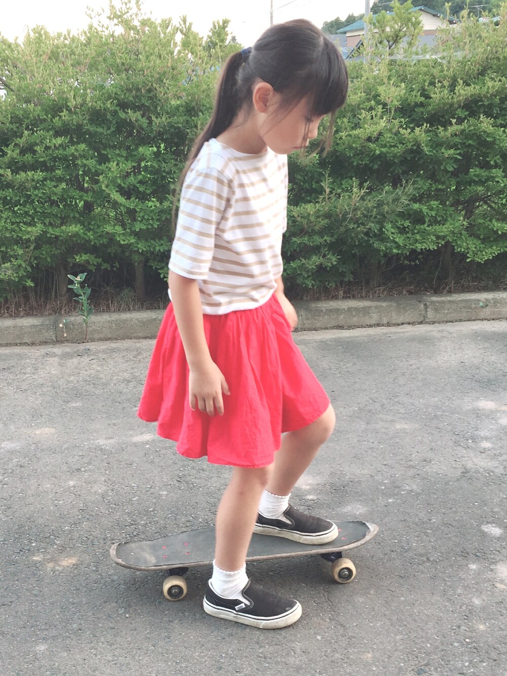「スケータースタイル、スケボー、スケボースタイル、スケボー女子、saint james、セントジェームス、VANS、GLOBAL WORK、x-girl」｜「SAINT JAMESのアイテム（Tシャツ/カットソー、ベージュ系）」を使った、ゆめちゃんさん（キッズ・158cm）の夏コーディネートの1枚目の写真