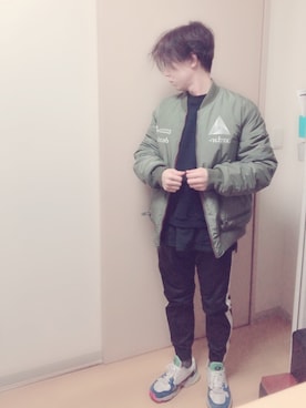「UNDERCOVER（アンダーカバー）のアイテム（ブルゾン）」を使った、Mad Shimonさん（メンズ・163cm）の冬コーディネート