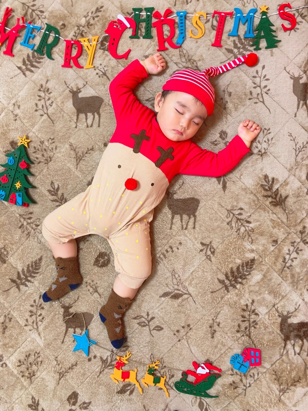 「クリスマスコーデ、トナカイコーデ、男の子、キッズコーデ」｜「韓国子供服のアイテム（カバーオール、レッド系）」を使った、tsukasaさん（キッズ・90cm）の冬コーディネートの1枚目の写真