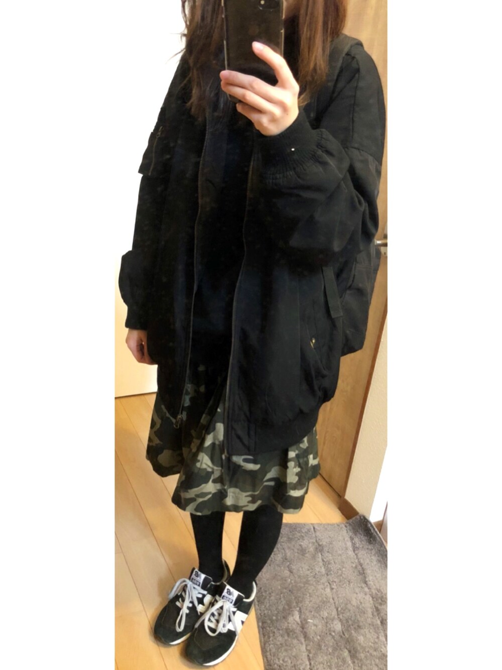 「ママコーデ、カジュアル、休日スタイル」｜「L.H.PのAZIONE/アジオネ/Twill OverSize MA-1（MA-1、ブラック系）」を使った、anzuさん（レディース・150cm）の冬コーディネートの1枚目の写真