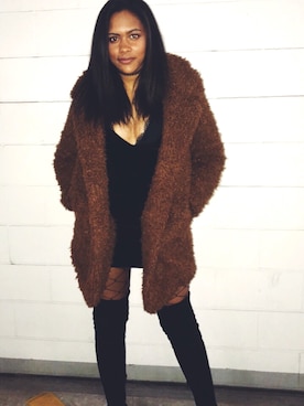 「FOREVER 21（フォーエバー トゥエンティーワン）のアイテム（ダウンジャケット/コート）」を使った、Clarke Johnsonさん（レディース・175cm）の春コーディネート