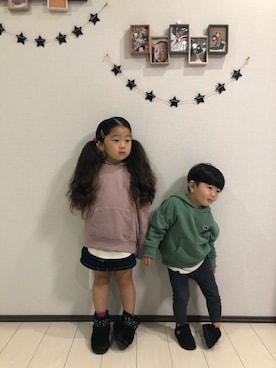 「アイテム（モカシン/デッキシューズ）」を使った、akiさん（キッズ・100cm）の秋コーディネート