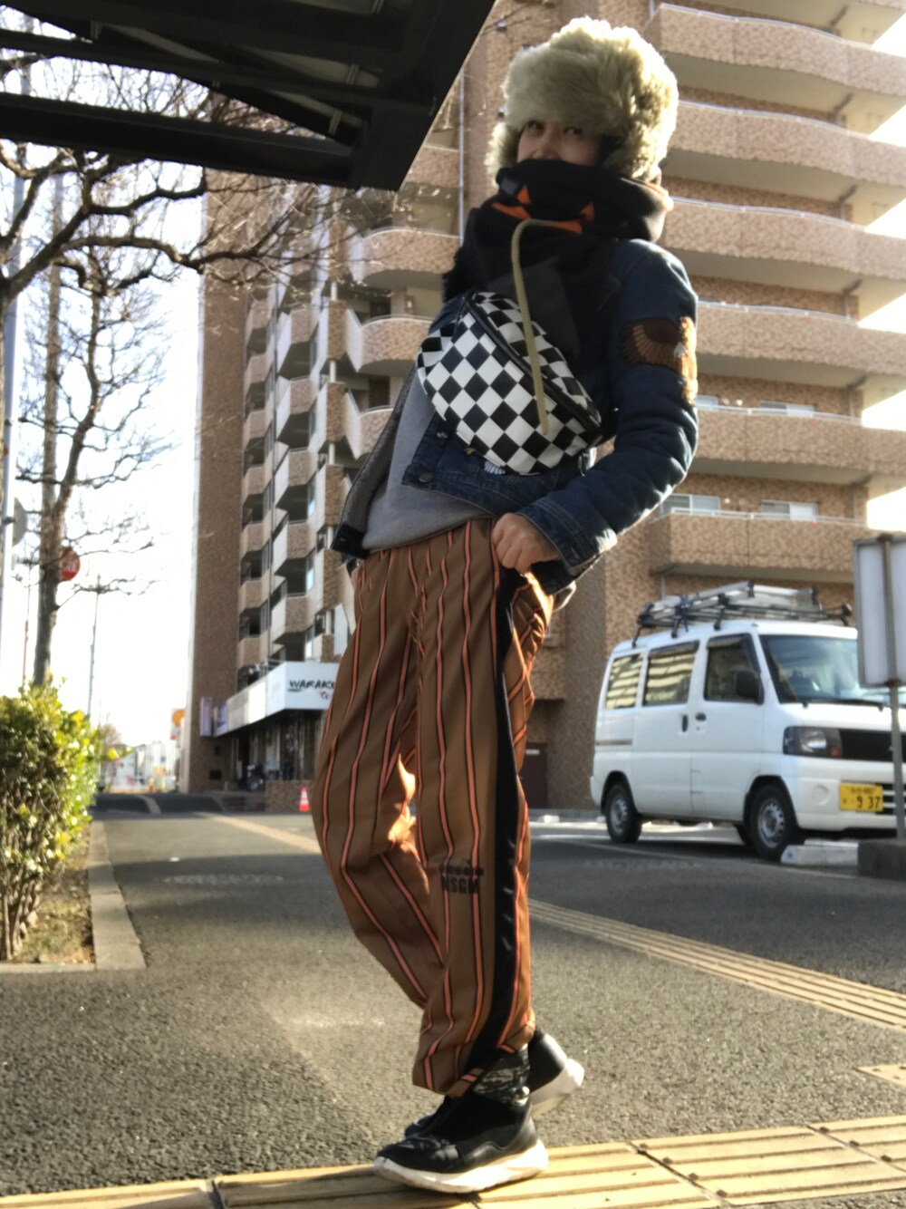「オトナカジュアル、冬コーデ、きれいめカジュアル、MSGM、MARCELO BURLON」｜「MSGMのアイテム（その他パンツ、ブラウン系）」を使った、MizueTakahashiさん（レディース・165cm）の冬コーディネートの1枚目の写真