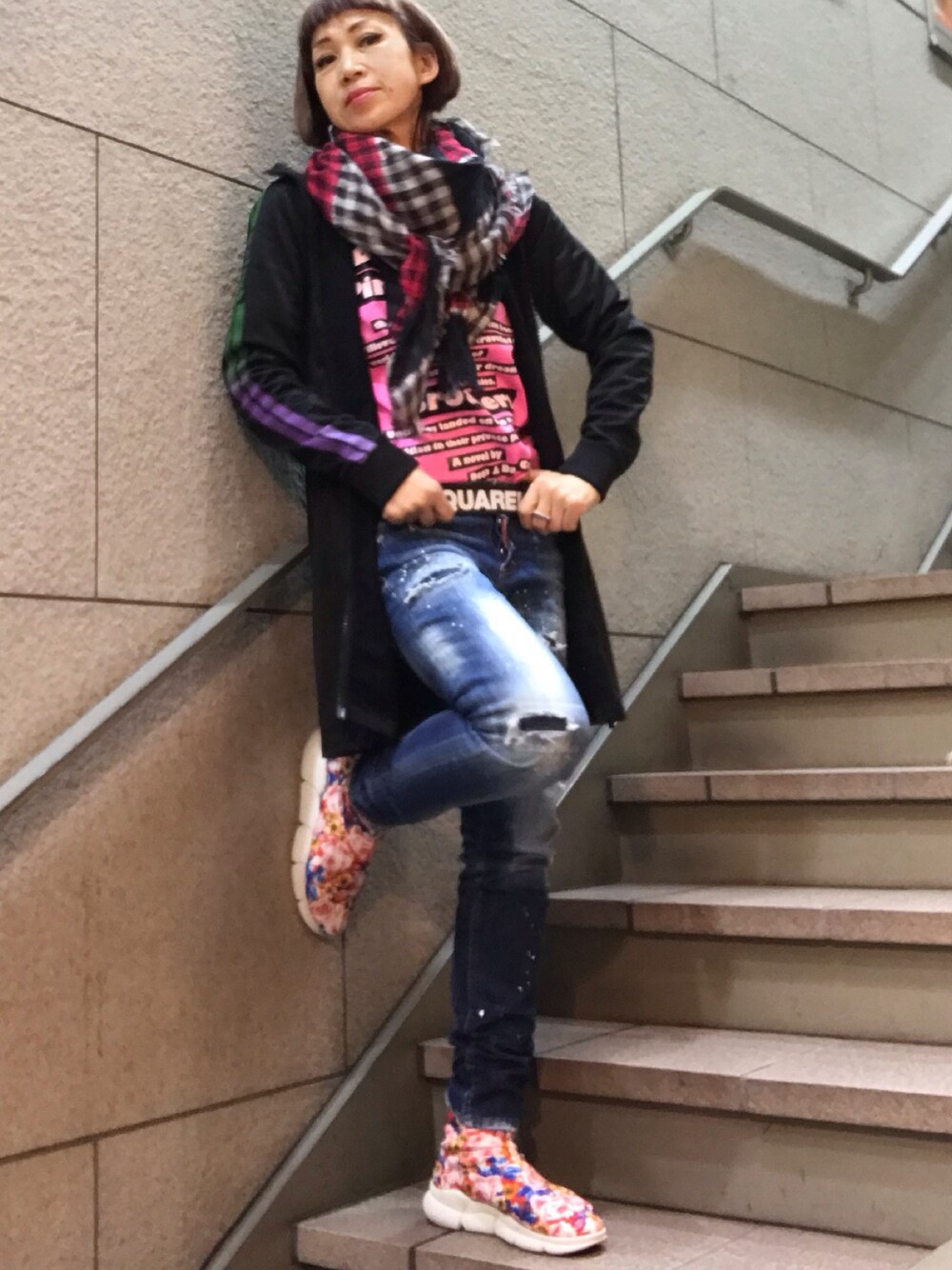 「カジュアルコーデ」｜「DSQUARED2のアイテム（デニムパンツ、ブルー系）」を使った、MizueTakahashiさん（レディース・165cm）の春コーディネートの1枚目の写真