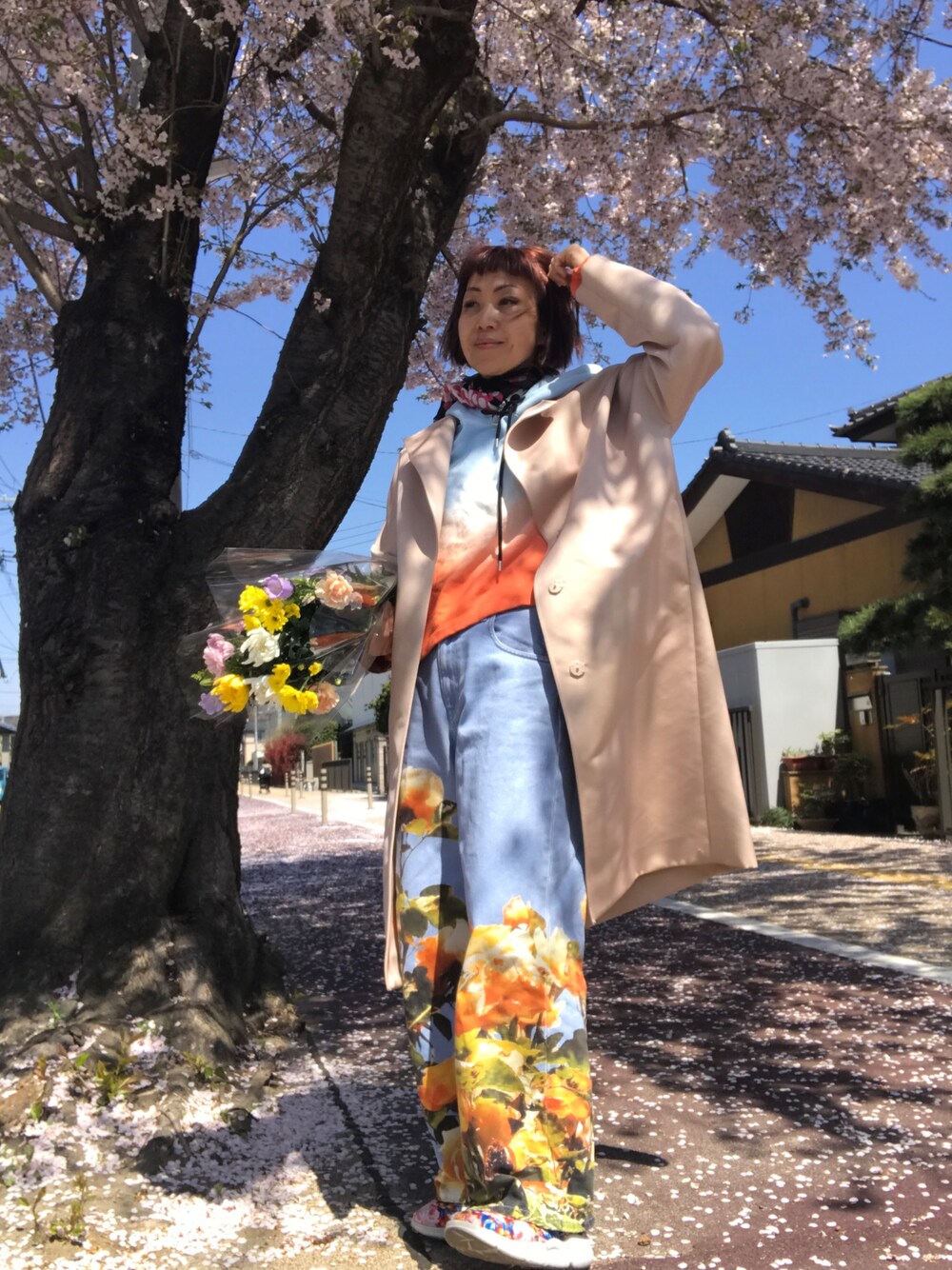 「春コーデ、カジュアルコーデ」｜「MSGMのアイテム（デニムパンツ、ブルー系）」を使った、MizueTakahashiさん（レディース・165cm）の春コーディネートの1枚目の写真