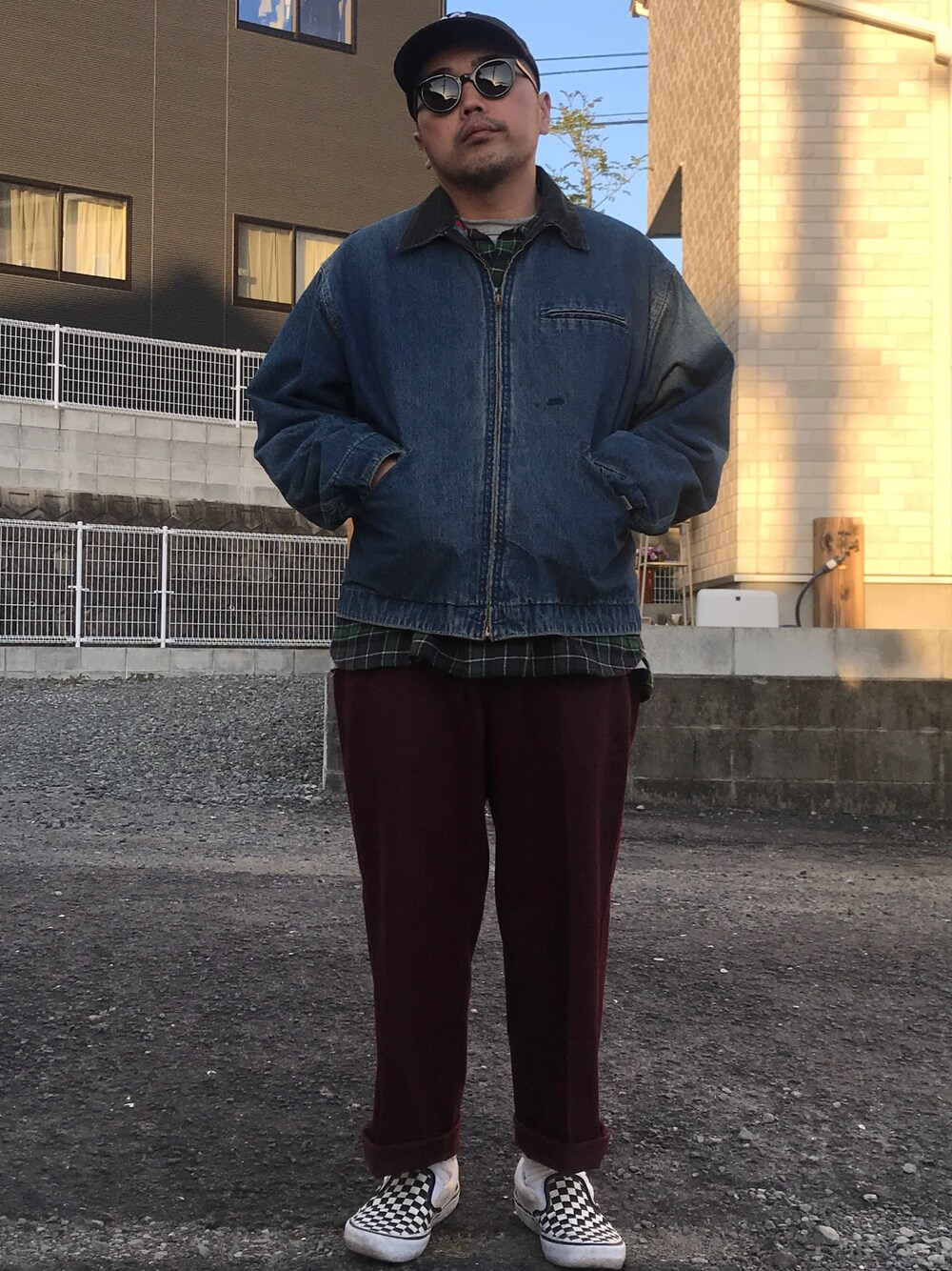 「春コーデ、カジュアルコーデ、今日のコーデ、CAP、チェックシャツ、チノパン、ワイドパンツ、MoMA、united arrows、Levi's」｜「NEW ERAのアイテム（キャップ、ブルー系）」を使った、MACCHANNさん（メンズ・170cm）の春コーディネートの1枚目の写真