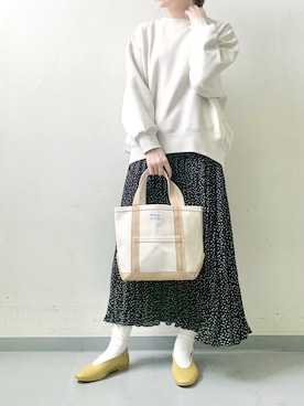 「ピスタチオ」｜「アイテム（スウェット）」を使った、hollyさん（レディース・160cm）の春コーディネート