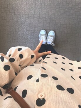 「OZOC（オゾック）のモデルスキニーデニム（デニムパンツ、ブラック系）」を使った、TINAMIさん（レディース）の春コーディネート