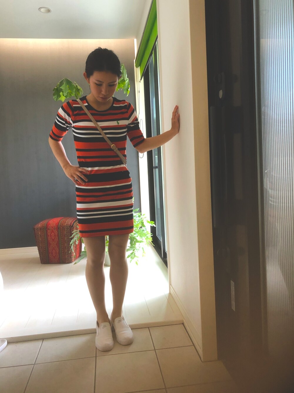 「大人コーデ、上品カジュアル、ワンピース×スニーカー」｜「RALPH LAURENのアイテム（ワンピース、オレンジ系）」を使った、bistyleさん（レディース・154cm）の夏コーディネートの1枚目の写真