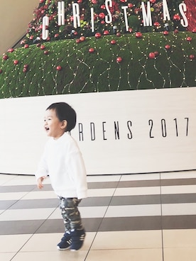「UNIQLO（ユニクロ）のアイテム（Tops、ホワイト系）」を使った、hayasuke04さん（キッズ・90cm）の秋コーディネート