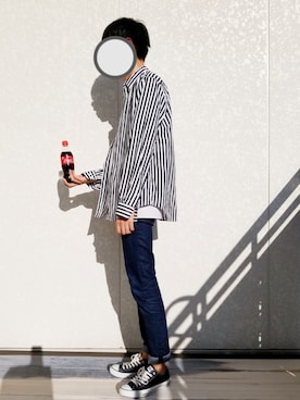 「H&M（エイチ・アンド・エム）のアイテム（シャツ/ブラウス、ホワイト系）」を使った、しまひろさん（メンズ・180cm）の秋コーディネート