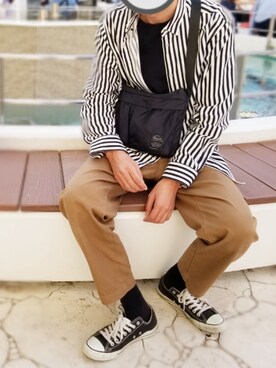 「H&M（エイチ・アンド・エム）のアイテム（シャツ/ブラウス、ホワイト系）」を使った、しまひろさん（メンズ・180cm）の秋コーディネート