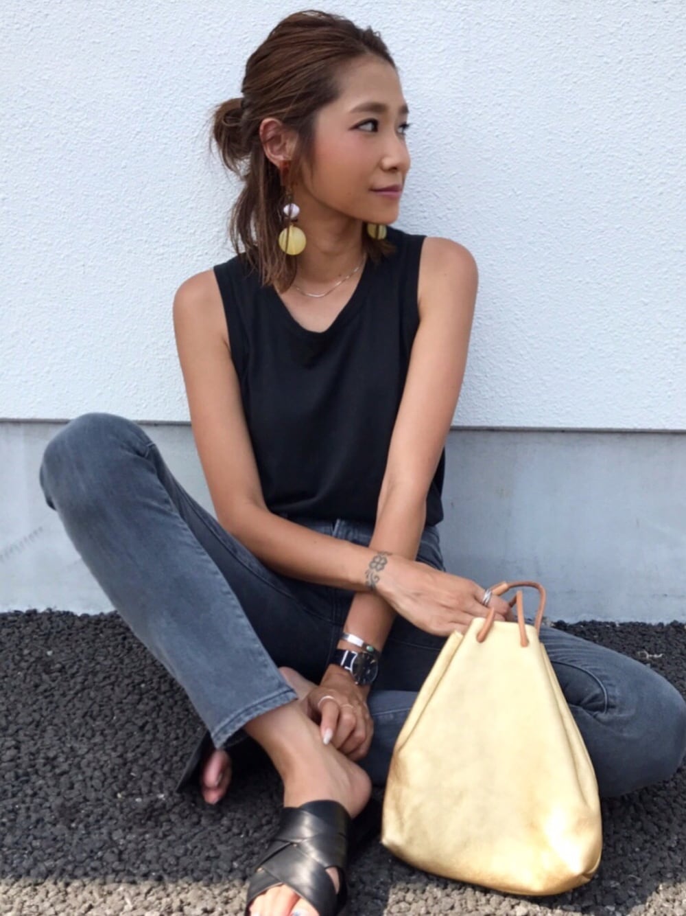 「夏コーデ、シンプル、カジュアル、タンクトップ、ブラック」｜「CANAL JEANのharmonie -OrganicCotton- (アルモニ オーガニックコットン） 無地タンクトップ（タンクトップ、ブラック系）」を使った、kayoさん（レディース・164cm）の夏コーディネートの1枚目の写真