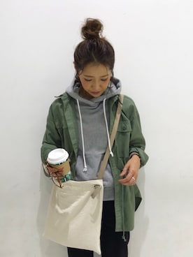 「PT（ピーティ）のアイテム（ショルダーバッグ）」を使った、kayoさん（レディース・164cm）の秋コーディネート