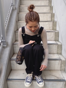 「黒」｜「アイテム（オールインワン・サロペット）」を使った、kayoさん（レディース・164cm）の秋コーディネート
