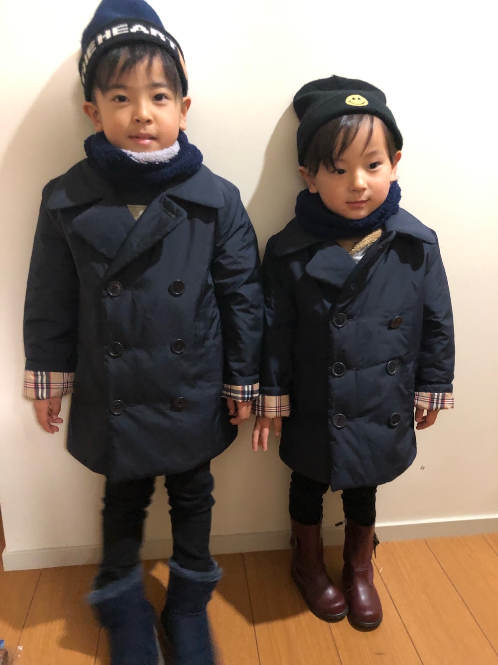 「クリスマス、あったかコーデ、兄弟お揃い、kids、おしゃれさんと繋がりたい、プチプラ、全部古着、セカスト依存症、かっこいい」｜「UNIQLOのアイテム（ピーコート、ブルー系）」を使った、ともはるさん（キッズ・110cm）の冬コーディネートの1枚目の写真