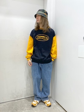 「エクストララージ」｜「アイテム（スウェット）」を使った、小川 礼偉さん（メンズ・170cm）の秋コーディネート
