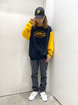 「エクストララージ」｜「アイテム（スウェット）」を使った、小川 礼偉さん（メンズ・170cm）の秋コーディネート