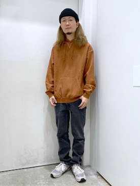 「ピグメント」｜「アイテム（帽子）」を使った、小川 礼偉さん（メンズ・170cm）の秋コーディネート