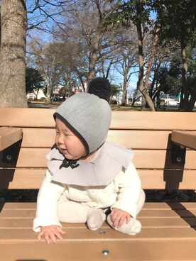 「アイテム（スタイ/よだれかけ、グレー系）」を使った、yukinoさん（キッズ・70cm）の冬コーディネート