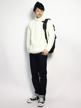 「GIORDANO（ジョルダーノ）のアイテム（ニット/セーター）」を使った、togiさん（メンズ・170cm）の秋コーディネート
