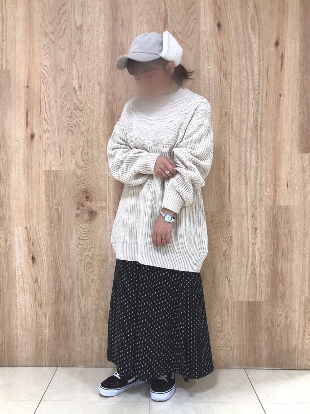 「冬コーデ、ニットコーデ、ロングスカート、スニーカー、フライトキャップ、ニット、グリーンパークス、Green Parks」｜「Sugar spoonの・SUGAR SPOON キュウシンアミプルオーバー＊（ニット/セーター、ホワイト系）」を使った、tamaさん（レディース・154cm）の冬コーディネートの1枚目の写真