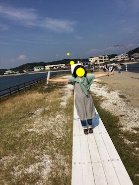 「雑貨屋のアイテム（アナログ腕時計、ブラウン系）」を使った、あかりんさん（レディース・150cm）の秋コーディネート
