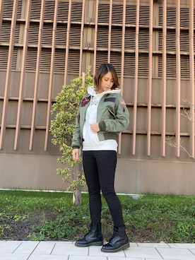 「カーキアウター」｜「アイテム（MA-1）」を使った、チャンスミさん（レディース・165cm）の秋コーディネート
