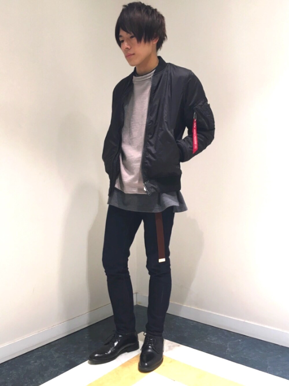 「Right-onの【BACK NUMBER】クルーネックスウェット （スウェット、グレー系）」を使った、TSUBASAさん（メンズ・163cm）の冬コーディネートの1枚目の写真